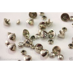 Borchie a cono alto con rivetto piatto in lega misura 10 x 6,5mm colore argento