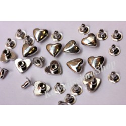 Borchie sfuse in lega forma cuore con rivetto colore argento diametro 10mm