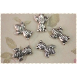 10pz pesce color argento 1,4x1x0,3 cm charm distanziatore