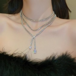 Collana girocollo con 3 fili di strass bianchi e intreccio pendenti gocce,chiusure regolabili