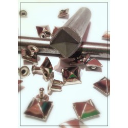 Punch for manual application with pyramid studs rivet diameter 12 mm